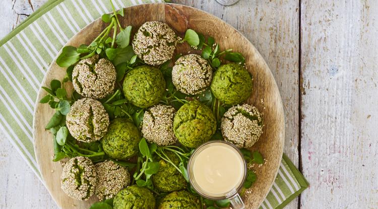 Zöld falafel csípős tahini öntettel